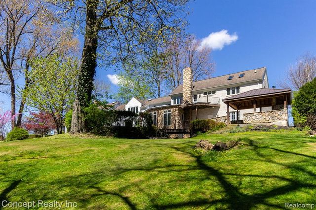 3215 Edgevale Drive, Lambertville, MI 48144