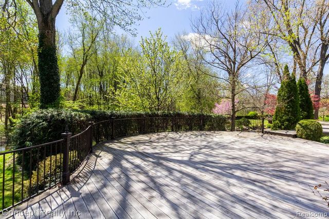 3215 Edgevale Drive, Lambertville, MI 48144
