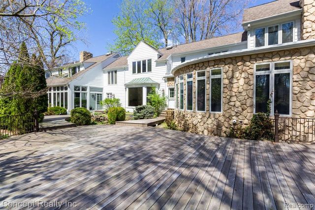 3215 Edgevale Drive, Lambertville, MI 48144