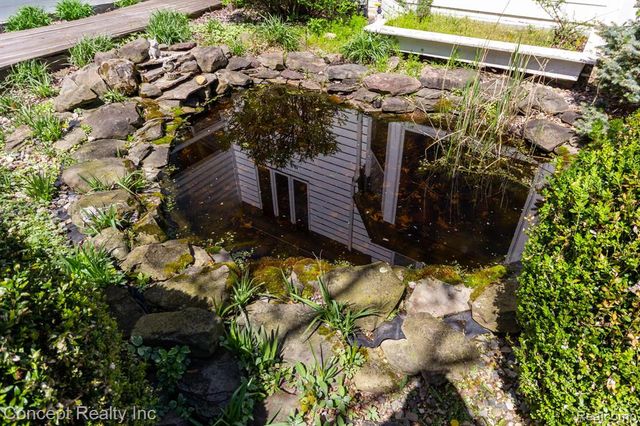 3215 Edgevale Drive, Lambertville, MI 48144