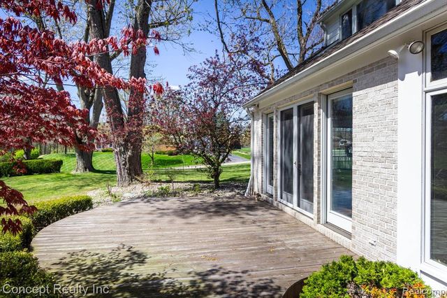 3215 Edgevale Drive, Lambertville, MI 48144