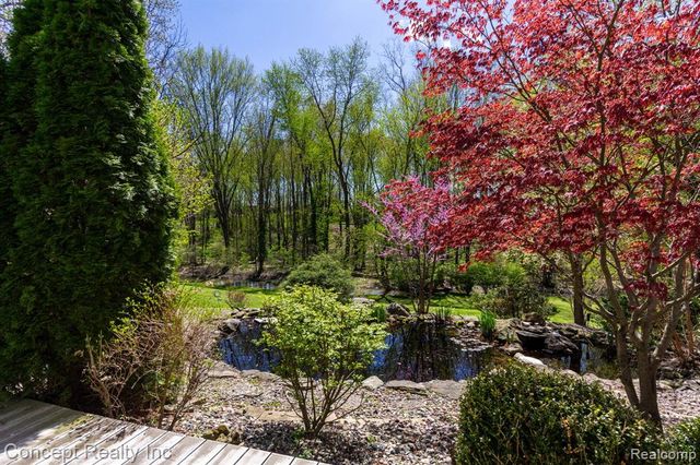 3215 Edgevale Drive, Lambertville, MI 48144