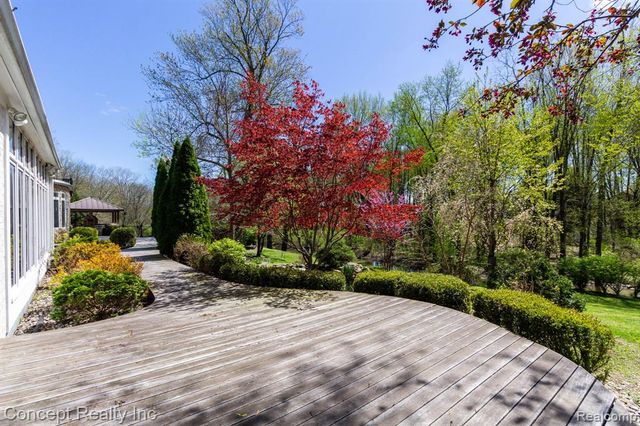 3215 Edgevale Drive, Lambertville, MI 48144