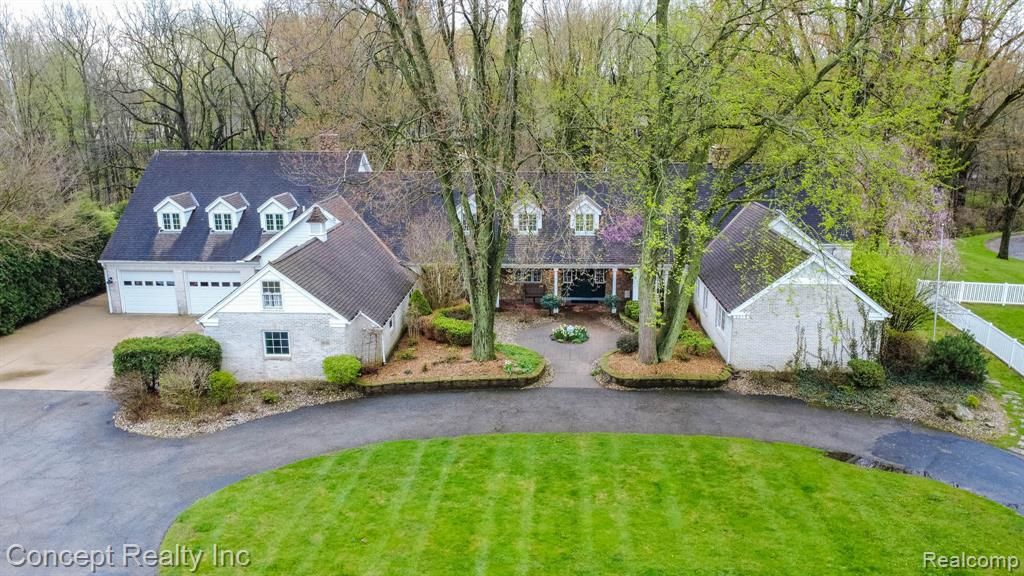 3215 Edgevale Drive, Lambertville, MI 48144