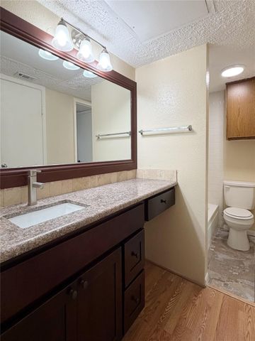 2750 Holly Hall Street 1714, Houston, TX 77054