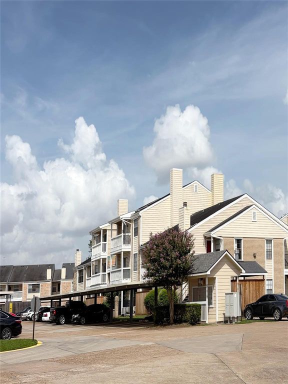 2750 Holly Hall Street 1714, Houston, TX 77054