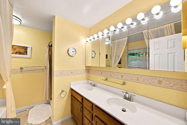 8065 TUCKERS TRL, Owings, MD 20736