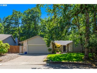 18431 INDIAN CREEK Dr, Lake Oswego, OR 97035