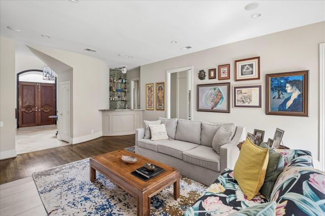 4809 Evergreen Street, Bellaire, TX 77401