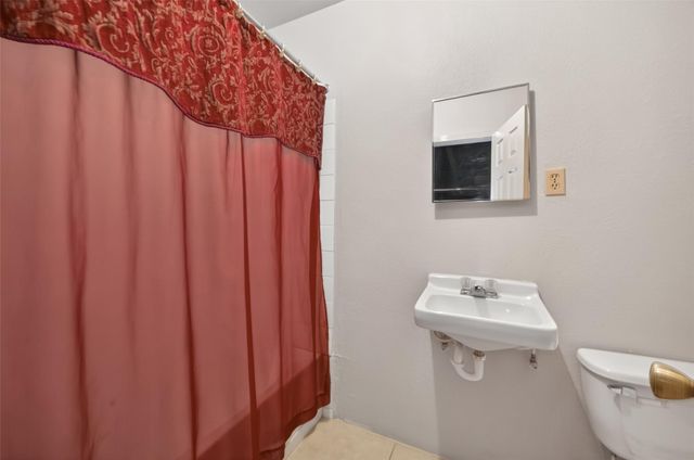 5658 Berry Creek Drive, Houston, TX 77017