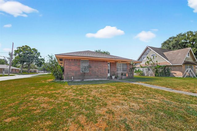 5658 Berry Creek Drive, Houston, TX 77017