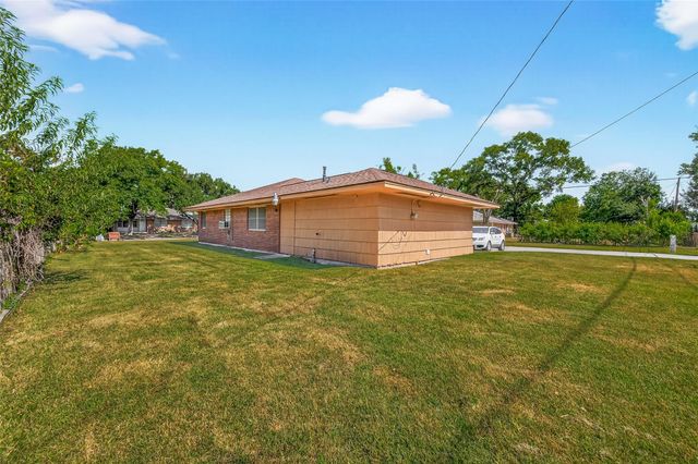 5658 Berry Creek Drive, Houston, TX 77017