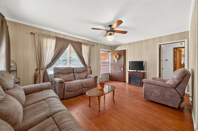 5658 Berry Creek Drive, Houston, TX 77017