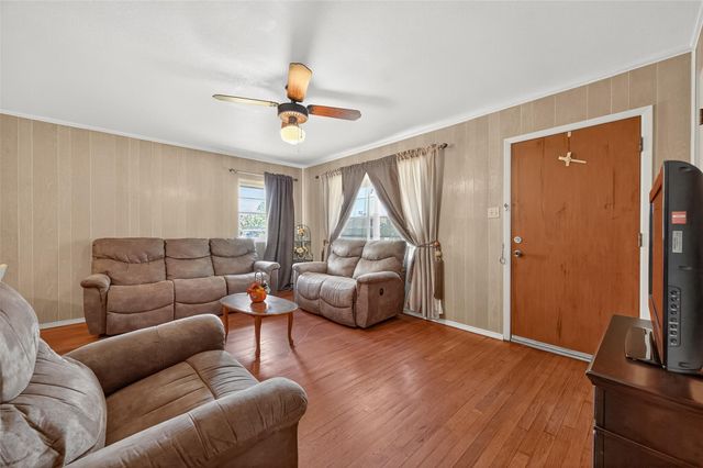 5658 Berry Creek Drive, Houston, TX 77017