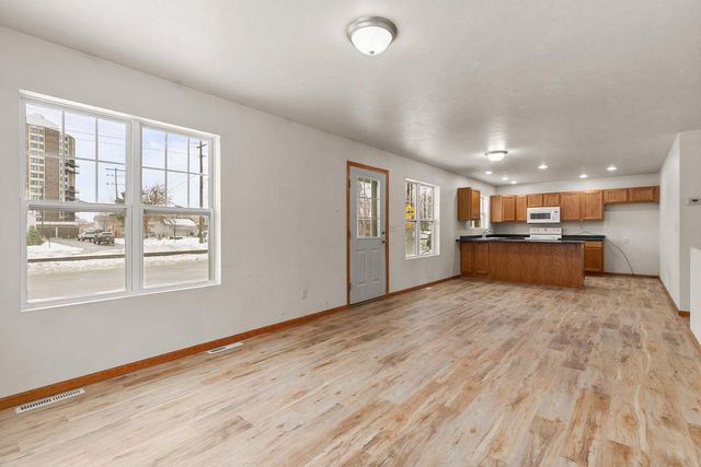 112 BROAD STREET, Oshkosh, WI 54901