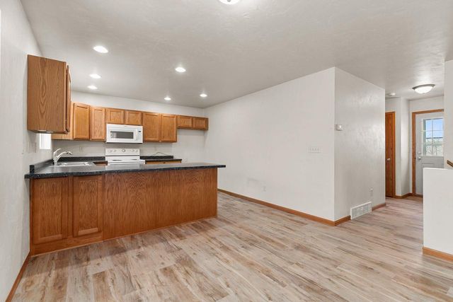 112 BROAD STREET, Oshkosh, WI 54901