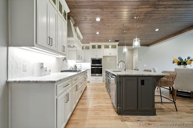 2722 W Roanoke Street, Broken Arrow, OK 74012