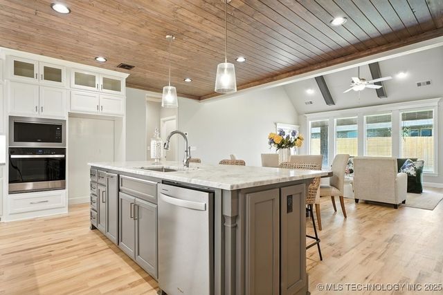 2722 W Roanoke Street, Broken Arrow, OK 74012