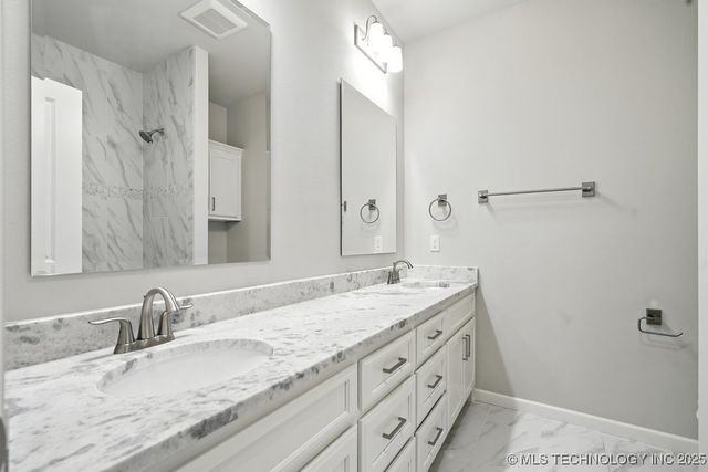 2722 W Roanoke Street, Broken Arrow, OK 74012