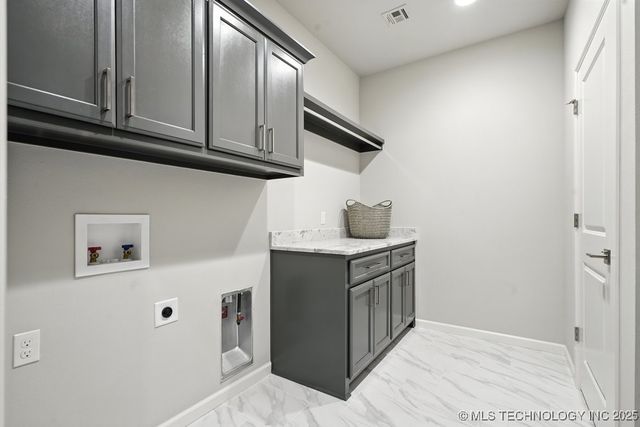 2722 W Roanoke Street, Broken Arrow, OK 74012