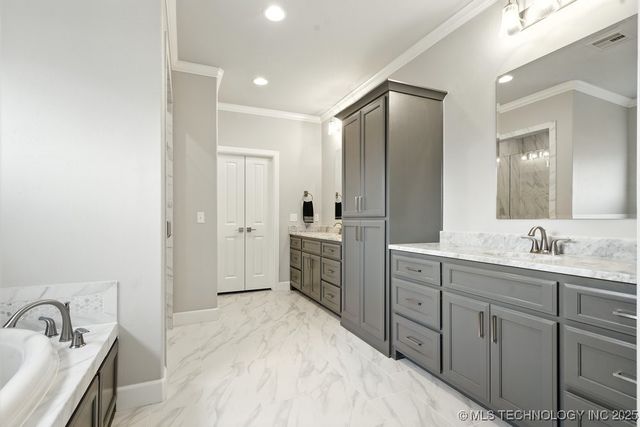 2722 W Roanoke Street, Broken Arrow, OK 74012