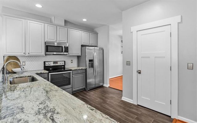 15 Arbor Hill Place, Mcleansville, NC 27301
