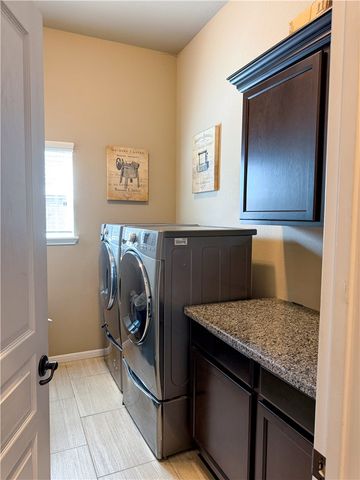 2504 Kinnersley Lane, College Station, TX 77845