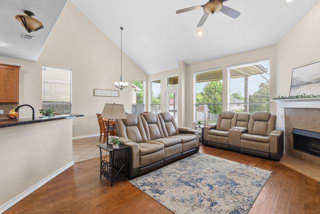 1907 Silver Cove, Whitehouse, TX 75791