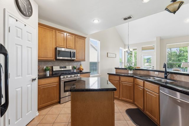 1907 Silver Cove, Whitehouse, TX 75791