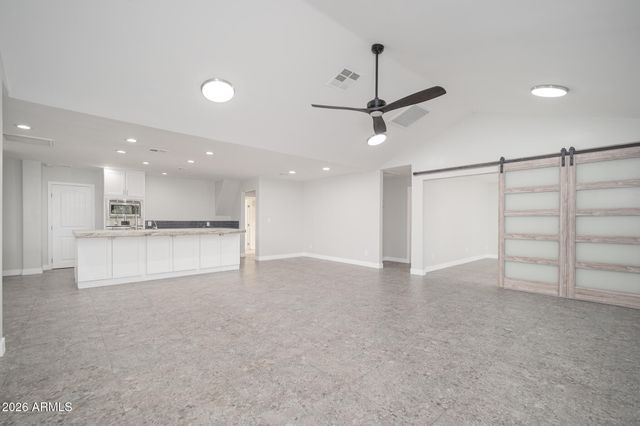 4901 W GREENWAY Road, Glendale, AZ 85306