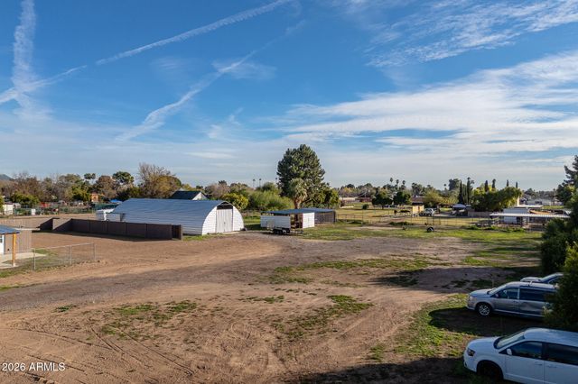 4901 W GREENWAY Road, Glendale, AZ 85306