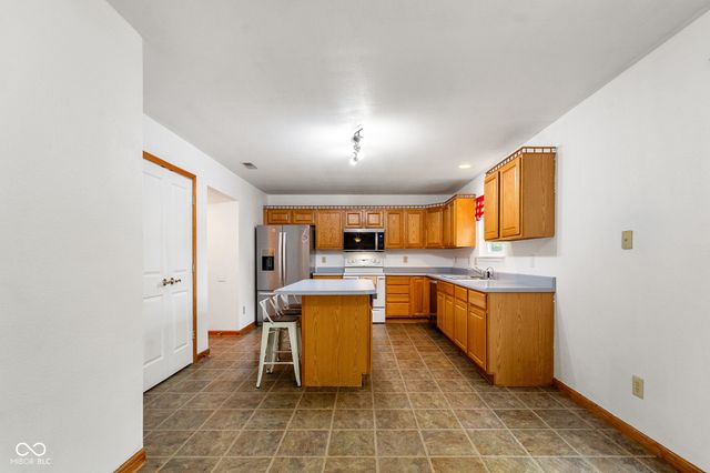 4620 Driftwood Lane, Greenwood, IN 46143