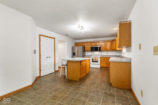4620 Driftwood Lane, Greenwood, IN 46143