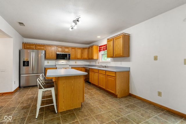4620 Driftwood Lane, Greenwood, IN 46143