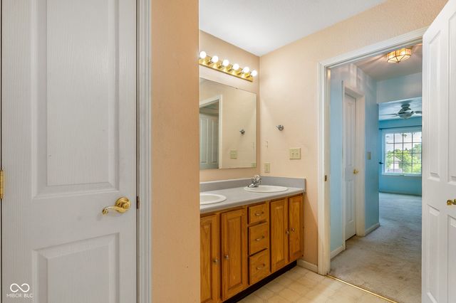 4620 Driftwood Lane, Greenwood, IN 46143