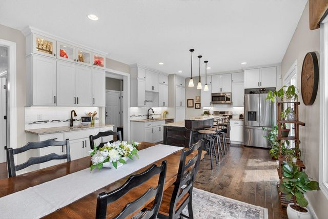 5882 Vanderginst Court, Bettendorf, IA 52722