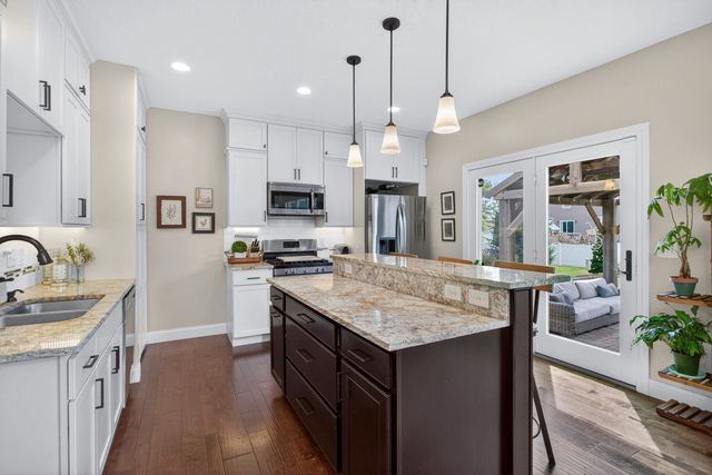 5882 Vanderginst Court, Bettendorf, IA 52722