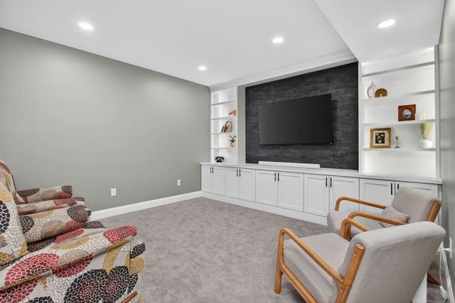 5882 Vanderginst Court, Bettendorf, IA 52722