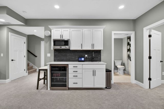 5882 Vanderginst Court, Bettendorf, IA 52722