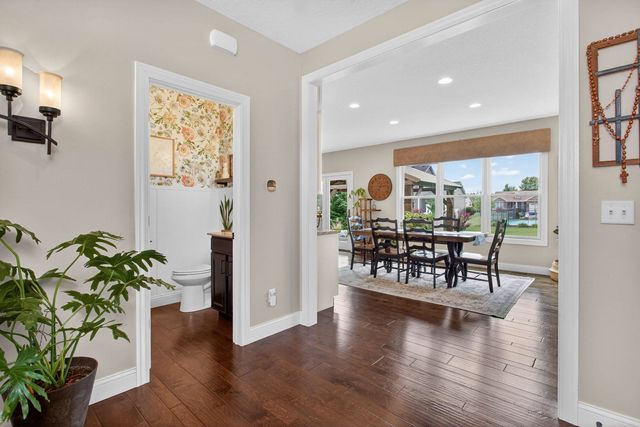 5882 Vanderginst Court, Bettendorf, IA 52722