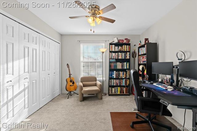 182 Barrington Circle, Lake Orion, MI 48360