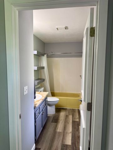 3803 TANADA ROAD, North Pole, AK 99705