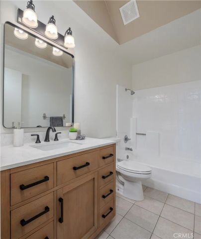 10531 S Lakeside Drive South B, Garden Grove, CA 92840