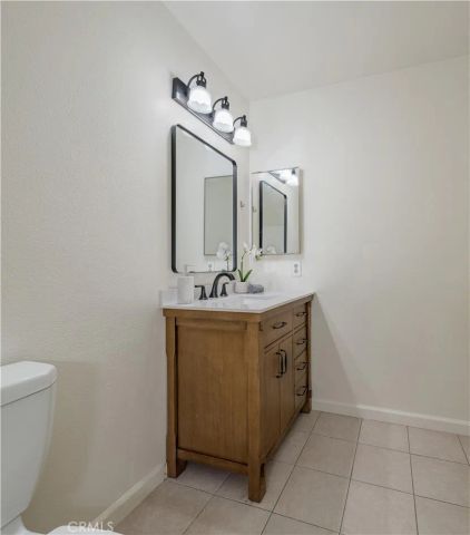 10531 S Lakeside Drive South B, Garden Grove, CA 92840