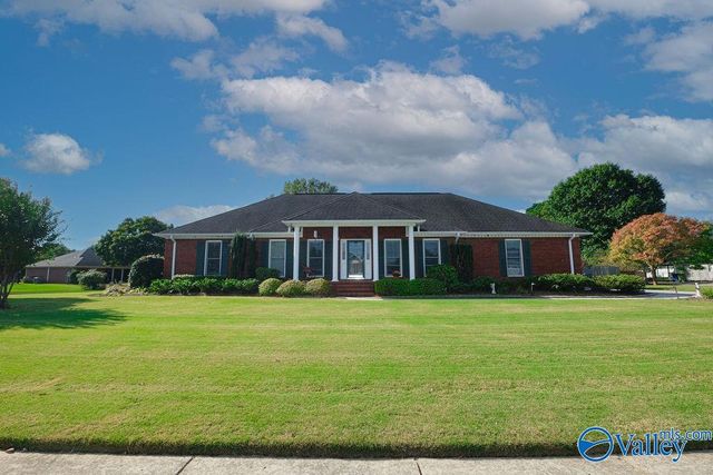 2401 Thornmor Drive SW, Huntsville, AL 35803