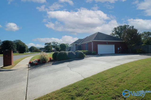 2401 Thornmor Drive SW, Huntsville, AL 35803