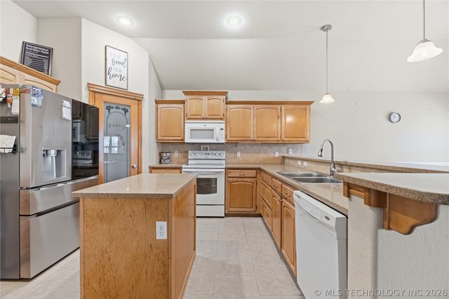 701 E Boston Street, Broken Arrow, OK 74012