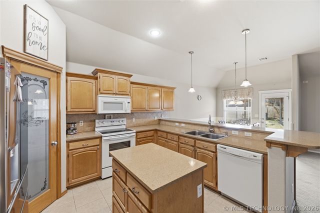 701 E Boston Street, Broken Arrow, OK 74012