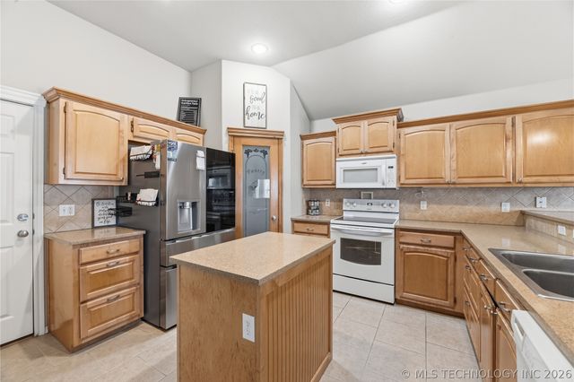 701 E Boston Street, Broken Arrow, OK 74012