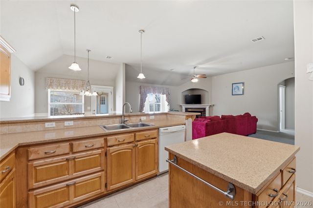 701 E Boston Street, Broken Arrow, OK 74012